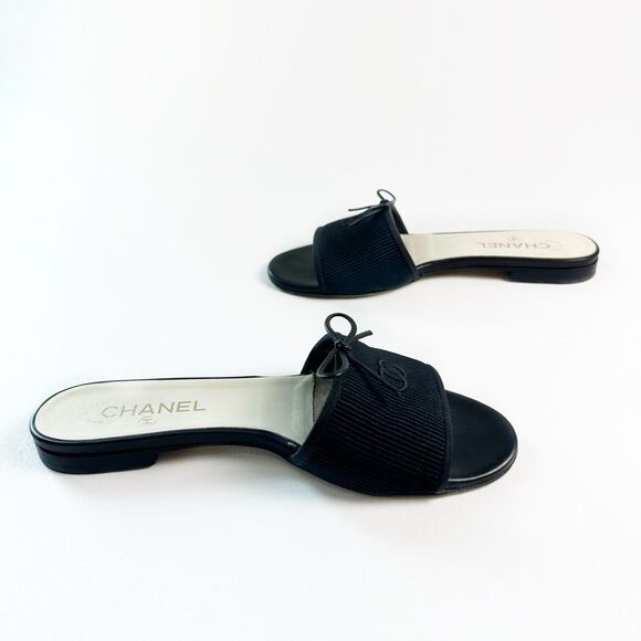 CHANEL Black Ribbed Embroidered CC Sandals Size 39.5 Mules Open Toe Slides Bow - Picture 9 of 12